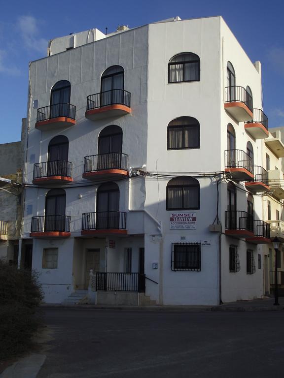 Sunset Seaview Accommodation Marsalforn Bagian luar foto