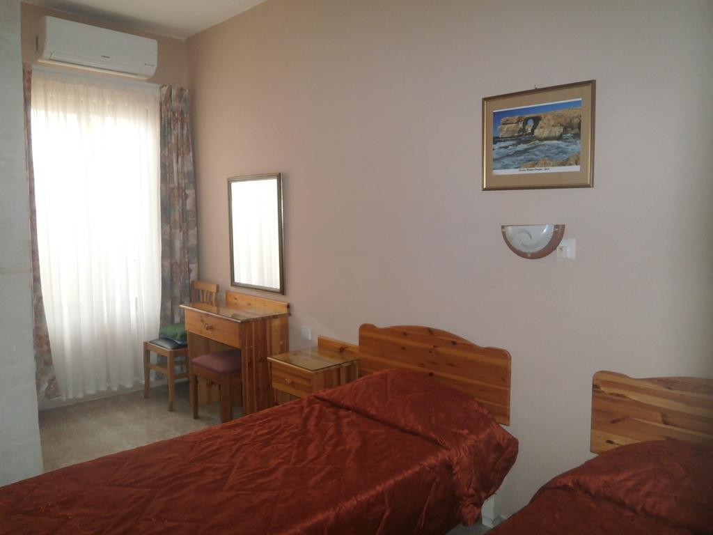 Sunset Seaview Accommodation Marsalforn Bagian luar foto