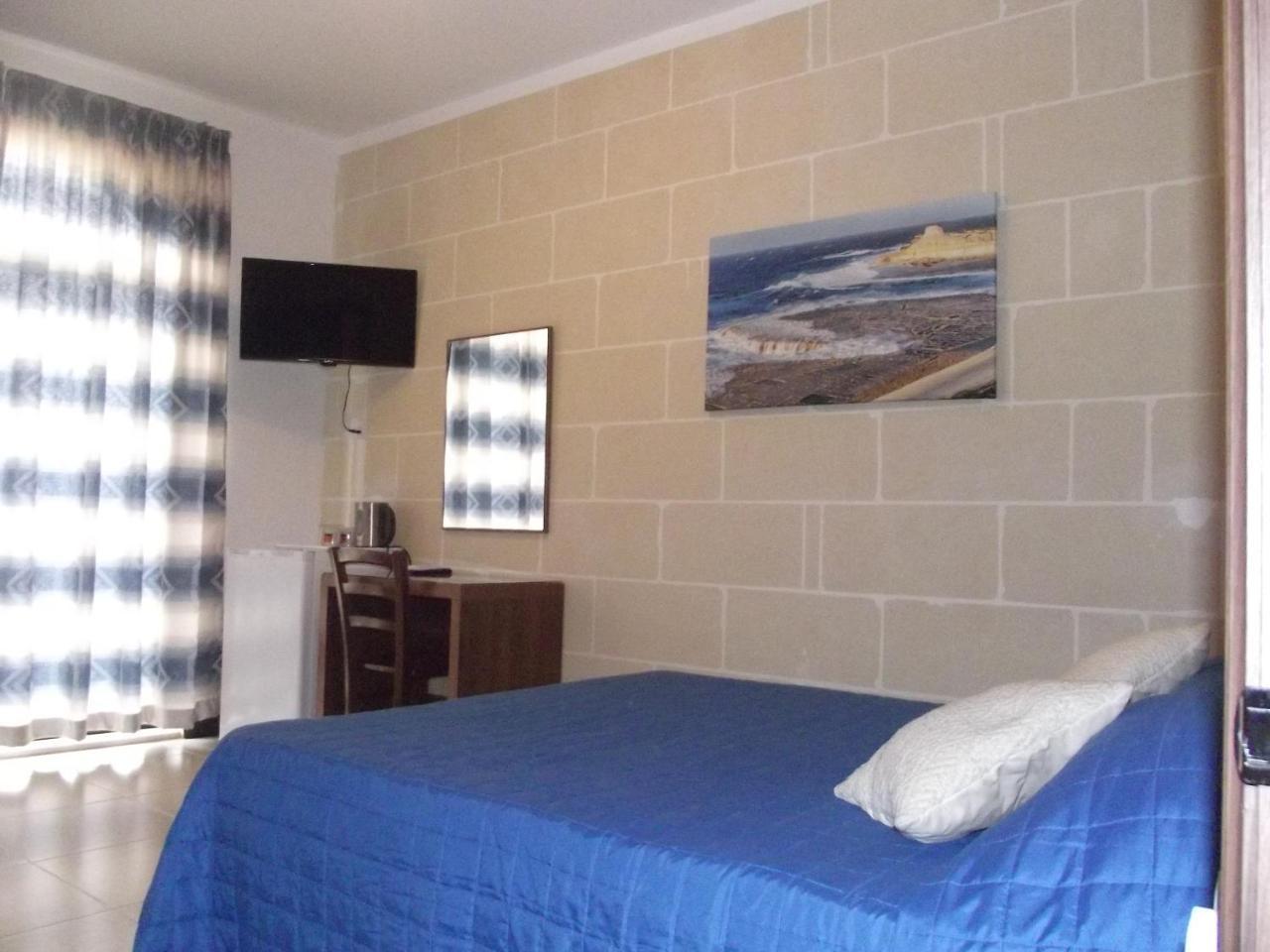 Sunset Seaview Accommodation Marsalforn Bagian luar foto