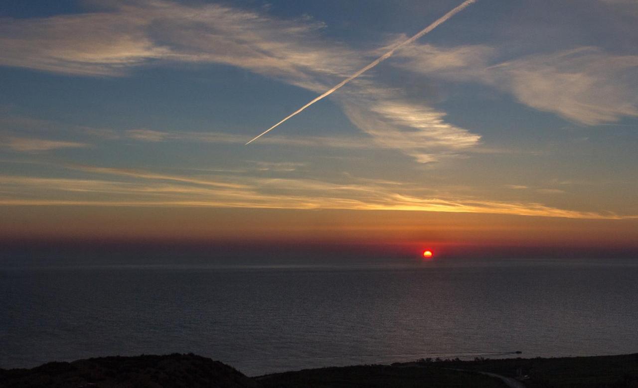 Sunset Seaview Accommodation Marsalforn Bagian luar foto