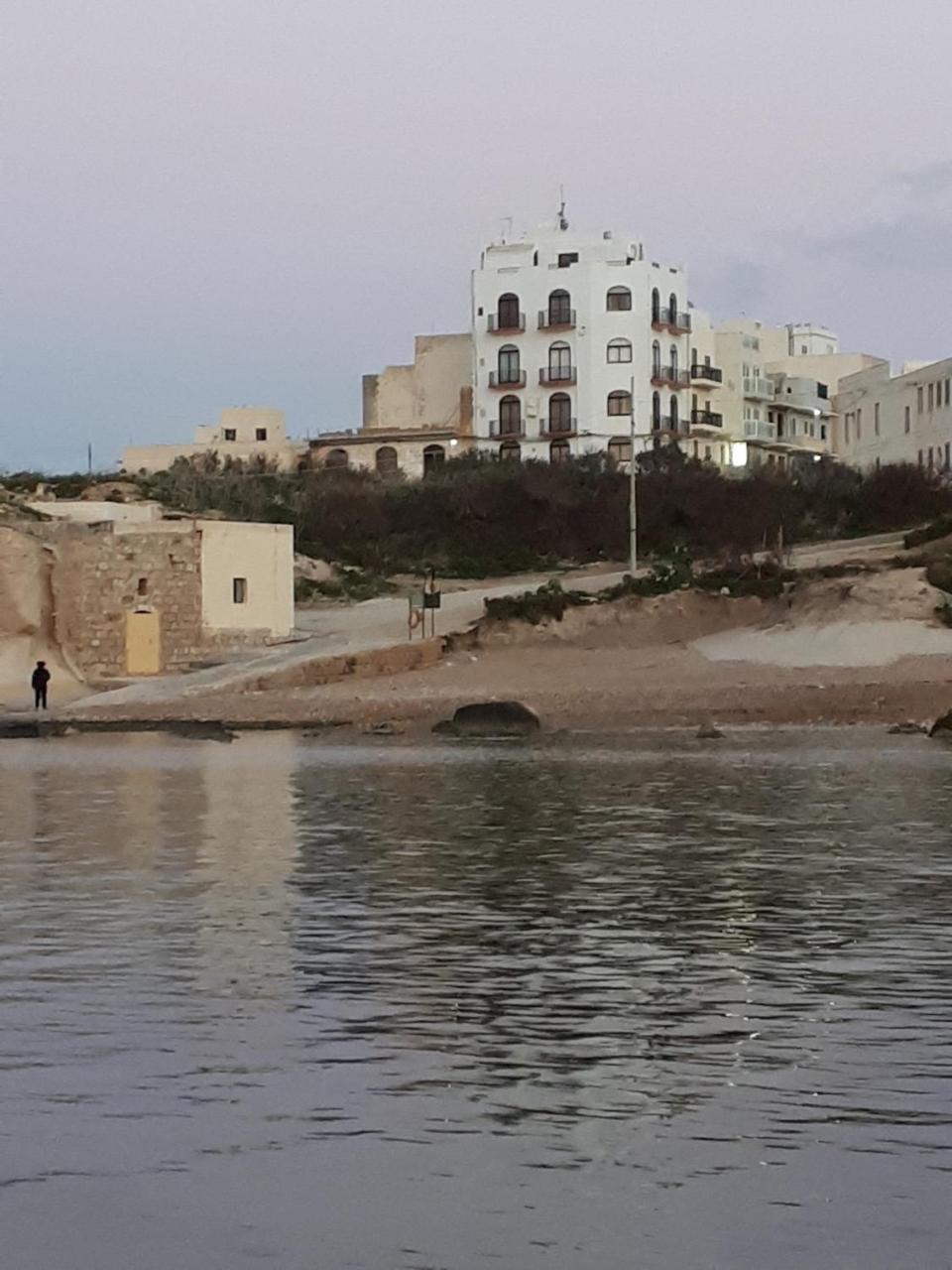 Sunset Seaview Accommodation Marsalforn Bagian luar foto