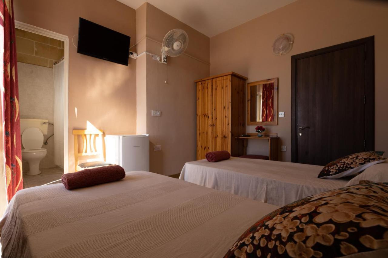 Sunset Seaview Accommodation Marsalforn Bagian luar foto