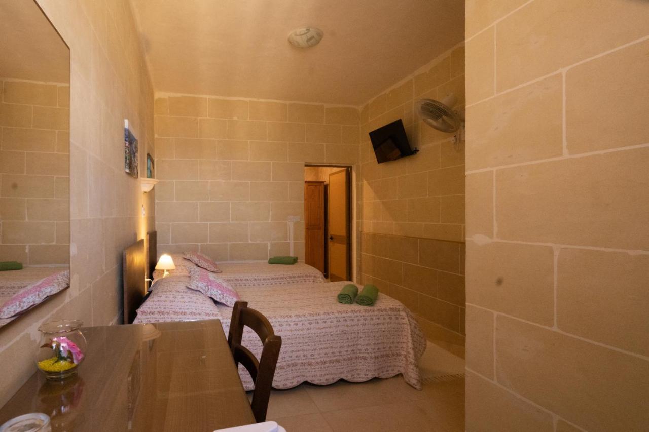 Sunset Seaview Accommodation Marsalforn Bagian luar foto